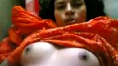 Desi aunt Surupa getting her boobs and pussy exposed and captured on cam