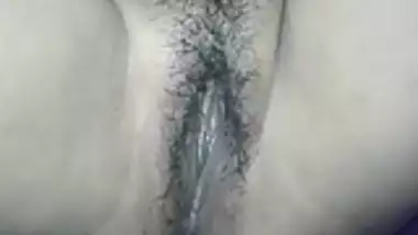 desi boudi fingering hairy pussy