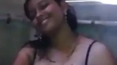 desi girl showing her pussy and tits to bf