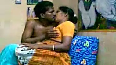 Mallu big boobs aunty home sex with neighbor