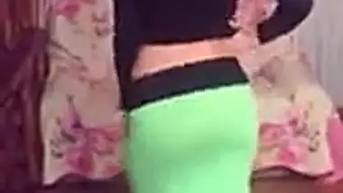 Non Nude Indian Desi Teen Girl Belly Dance Shaking Ass