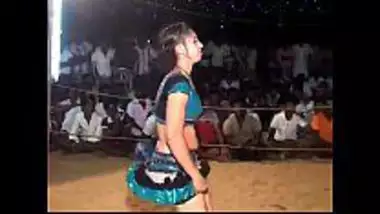 Hot Tamil record dance of a sexy teen chick