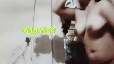 Bangla boudi selfmade saree strip n masturbate