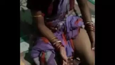 Horny Desi Bhabi Flaunting In TikTok