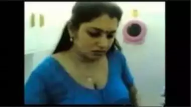 Sexy Tamil TV Anchor’s Erotic MMS