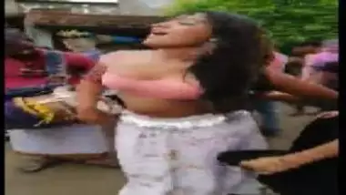 Nude Dance By Desi Chicks On The Streets