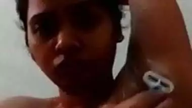 SEXY SOUTH INDIAN BITCH SHAVING HER ARM-PITS AND PUSSY FOR B