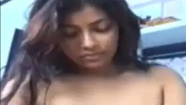 Bengali Bhabhi Showing Big Boobs Outdoor