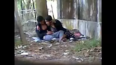 Desi cute indian lover sucking big cock in public park