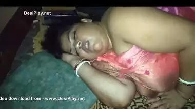 Desi bhabhi showing big boobs and pussy