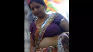 busty indian aunty