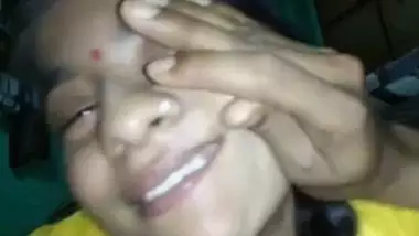 Beautiful Rajsthani Bhabiji sucking penis MMS video