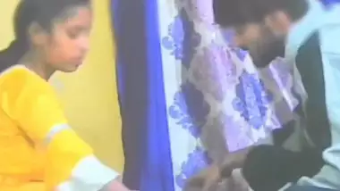 Yellow kameez wali ladki enjoying sex with her handsome BF