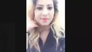 Horny Paki Girl Record Nude Selfie