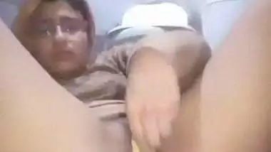 Indian girl masturbates using a banana and eats it