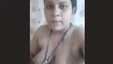 Bangladeshi Girl Fingering in Bathroom