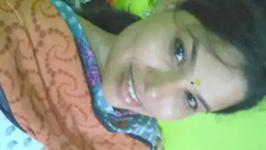 desi babe in salwar top hot boob and pussy rubbing show