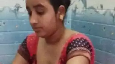 Bathing village wife sexy video