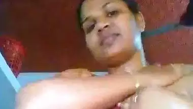 Malayali aunty mula thazhukal video