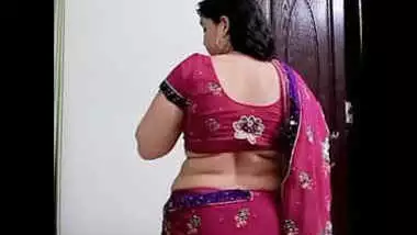 Bubbly housewife bhabhi ishita kumari navel show