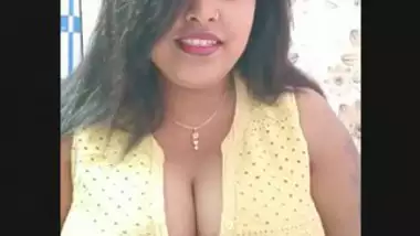 AKM Hot shriya showing booms live