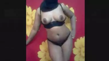 Masked lankan Babe In Bra Panty