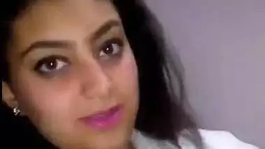 Paki Striptease bhabhi solo