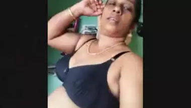 Mature Desi Aunty Nude Show