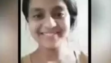 GF nangi show on video call