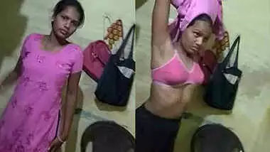 Hot desi girl dress change at room