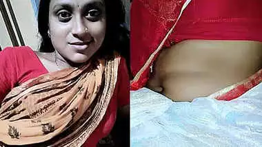 Desi cute aunty selfie with sexy navel