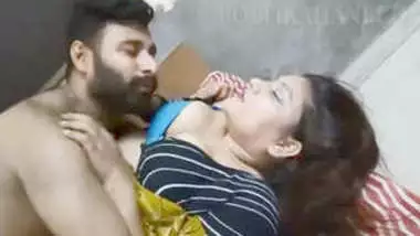 Desi aunty romance with husband best friend Part-1