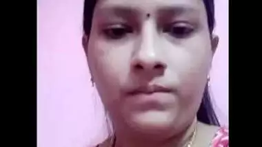 Desi village bhabi shw her big boobs