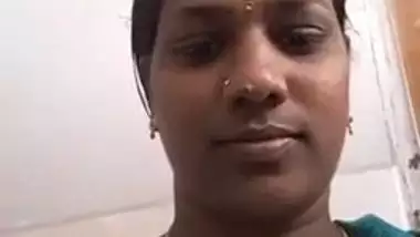 Tamil aunty toilet video washing chut