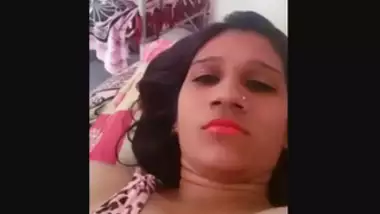 Desi village boudi show her nice boobs