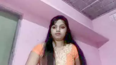 Desi cute village bhabi show her nice bosy and boobs