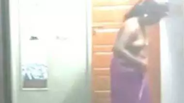 Hidden cam video of Indian aunt dressing