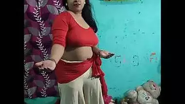 bubbly mumbai housewife bhabhi roshni jha hot navel show