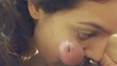 amatuer indian college young girl pinky sucking dick