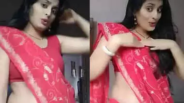 sexy desi shy girlfriend sucking cock