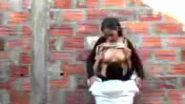 Mature bhabhi gets fucked outdoor but the landlordâ€™s son