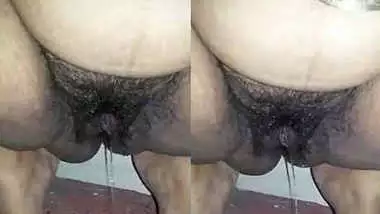 Tamil aunty pissing