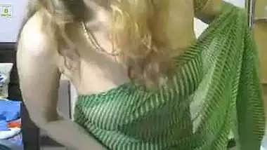 Radhika Bhabhi new Cam show in transparent green Saree