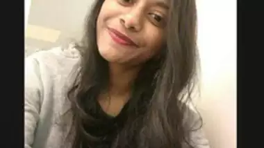 Beautiful Cute Tamil Girl Pussy Fingering On Video Call