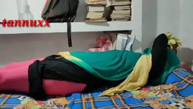 Desi students fuck at home School Girl