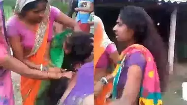 Desi bhabi fight outdoor show boob