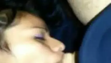 Horny Girl Gives Blowjob To Boyfriend Expertly Like A Pro