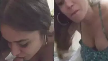 Desi bhabhi sucking dick