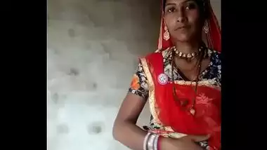 Sexy Rajasthani Bhabhi Showing Off