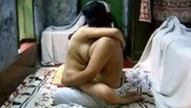 Indian Savita Bhabhi fucks with a stranger at trip